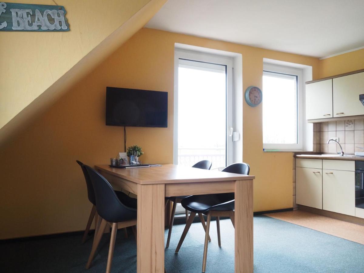 Friesenmeer Ferienwohnung Sechs ベンサージール エクステリア 写真