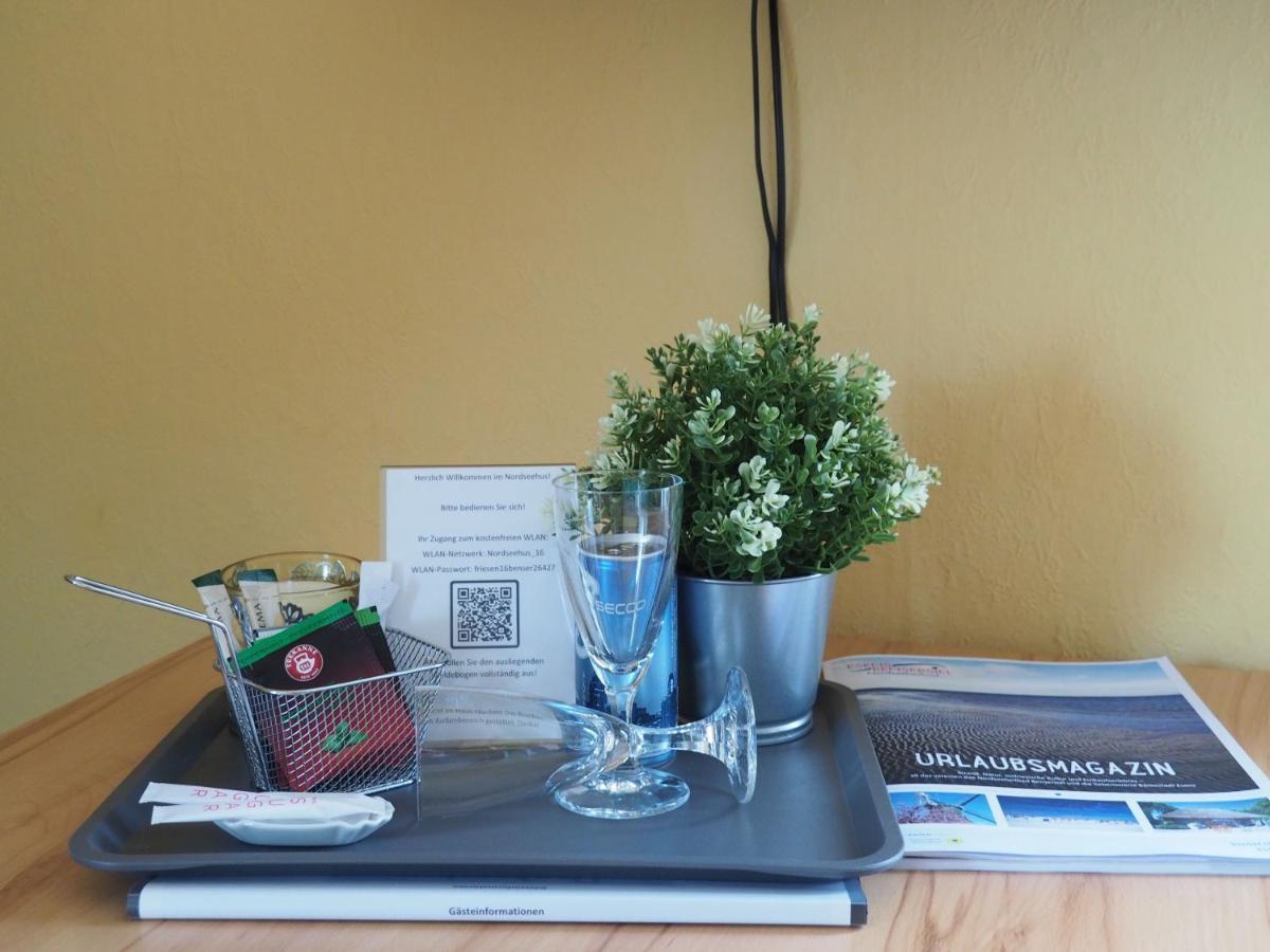 Friesenmeer Ferienwohnung Sechs ベンサージール エクステリア 写真